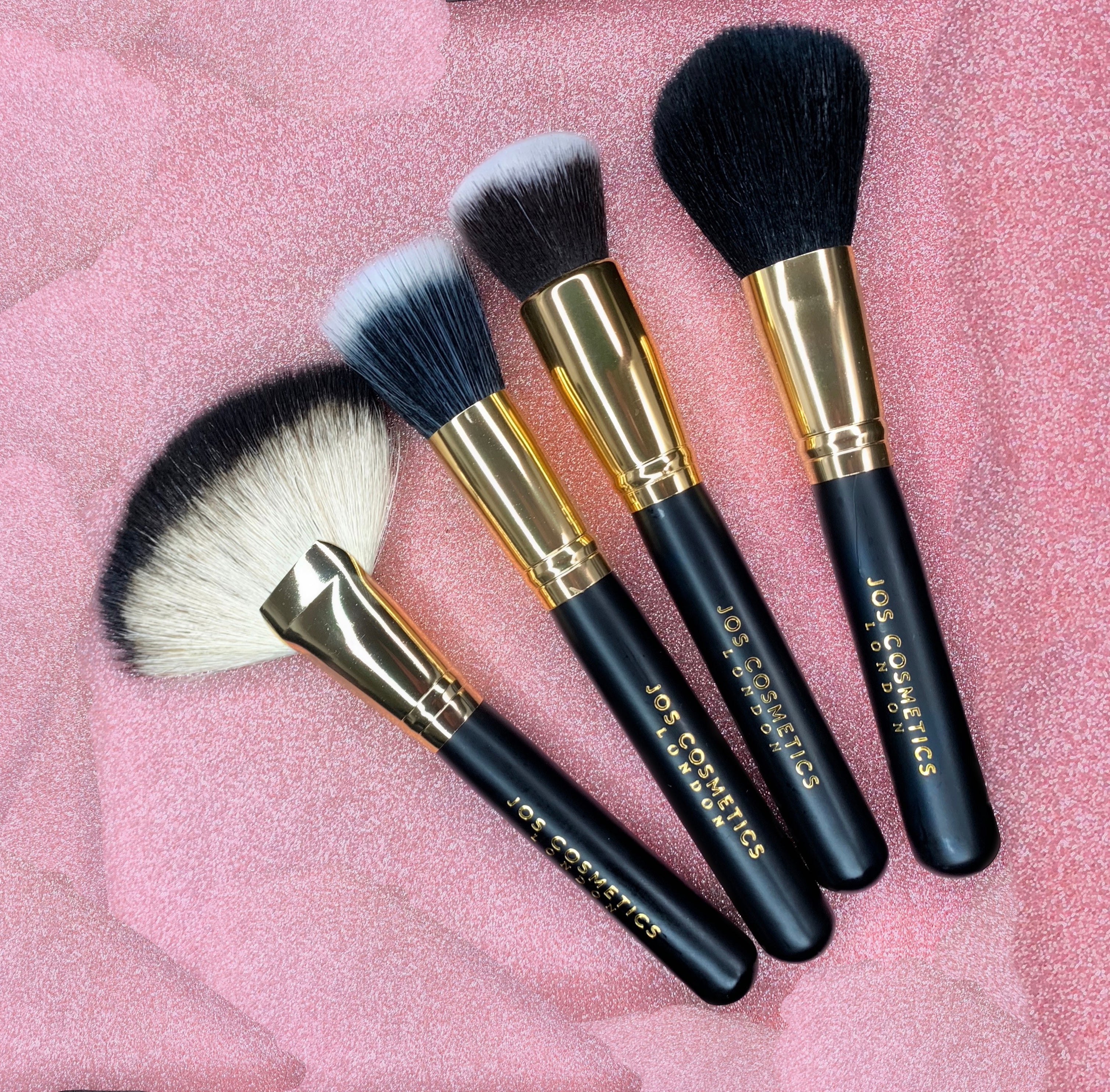 Which brushes to use for makeup application ?